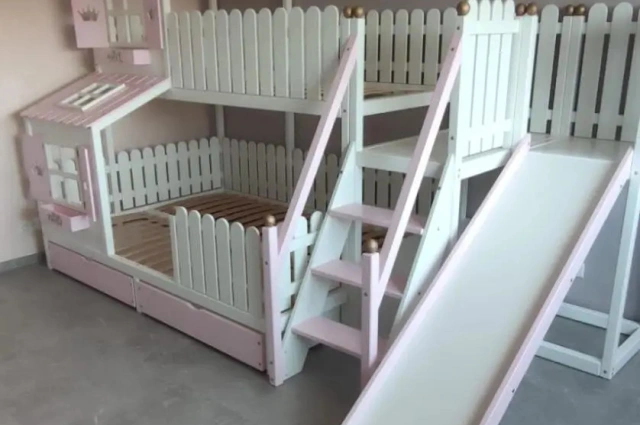 Hausbett, Spielbett LUNA (Leiter,Treppe,Rutsche) - Kubuk Moebel