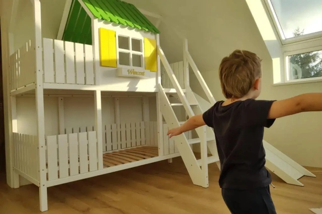 Hausbett, Spielbett LUNA (Leiter,Treppe,Rutsche) - Kubuk Moebel