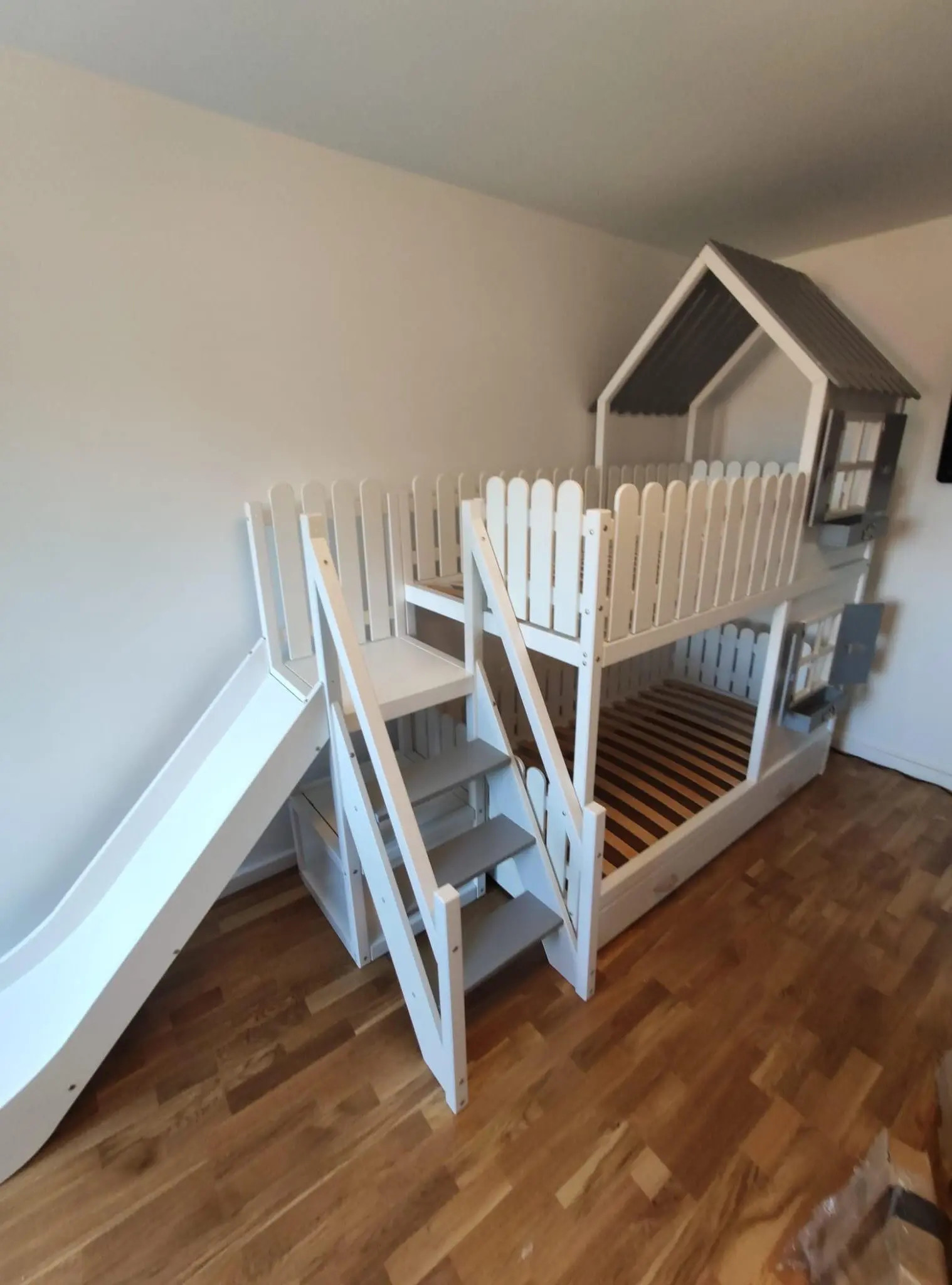 Hausbett, Spielbett LUNA (Leiter,Treppe,Rutsche) - Kubuk Moebel