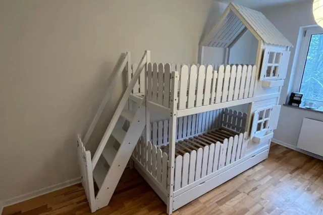 Hausbett, Spielbett LUNA (Leiter,Treppe,Rutsche) - Kubuk Moebel