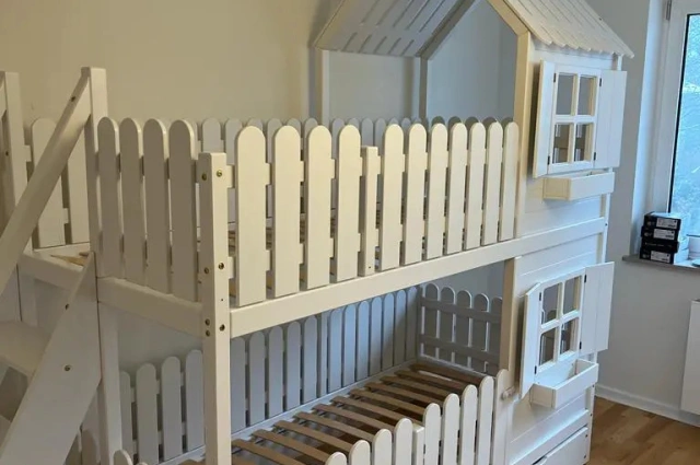 Hausbett, Spielbett LUNA (Leiter,Treppe,Rutsche) - Kubuk Moebel