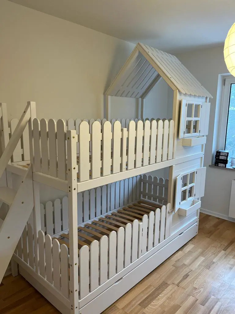 Hausbett, Spielbett LUNA (Leiter,Treppe,Rutsche) - Kubuk Moebel