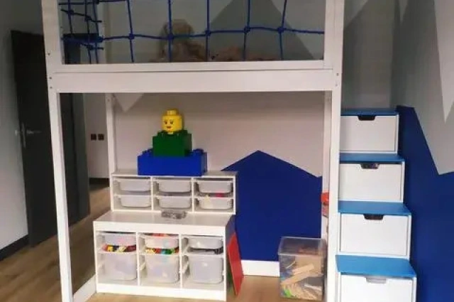 Hochbett, Kinderbett RONI mit Treppe und Schnurnetz - Kubuk Moebel Hochbett, Kinderbett RONI mit Treppe und Schnurnetz - Kubuk Moebel