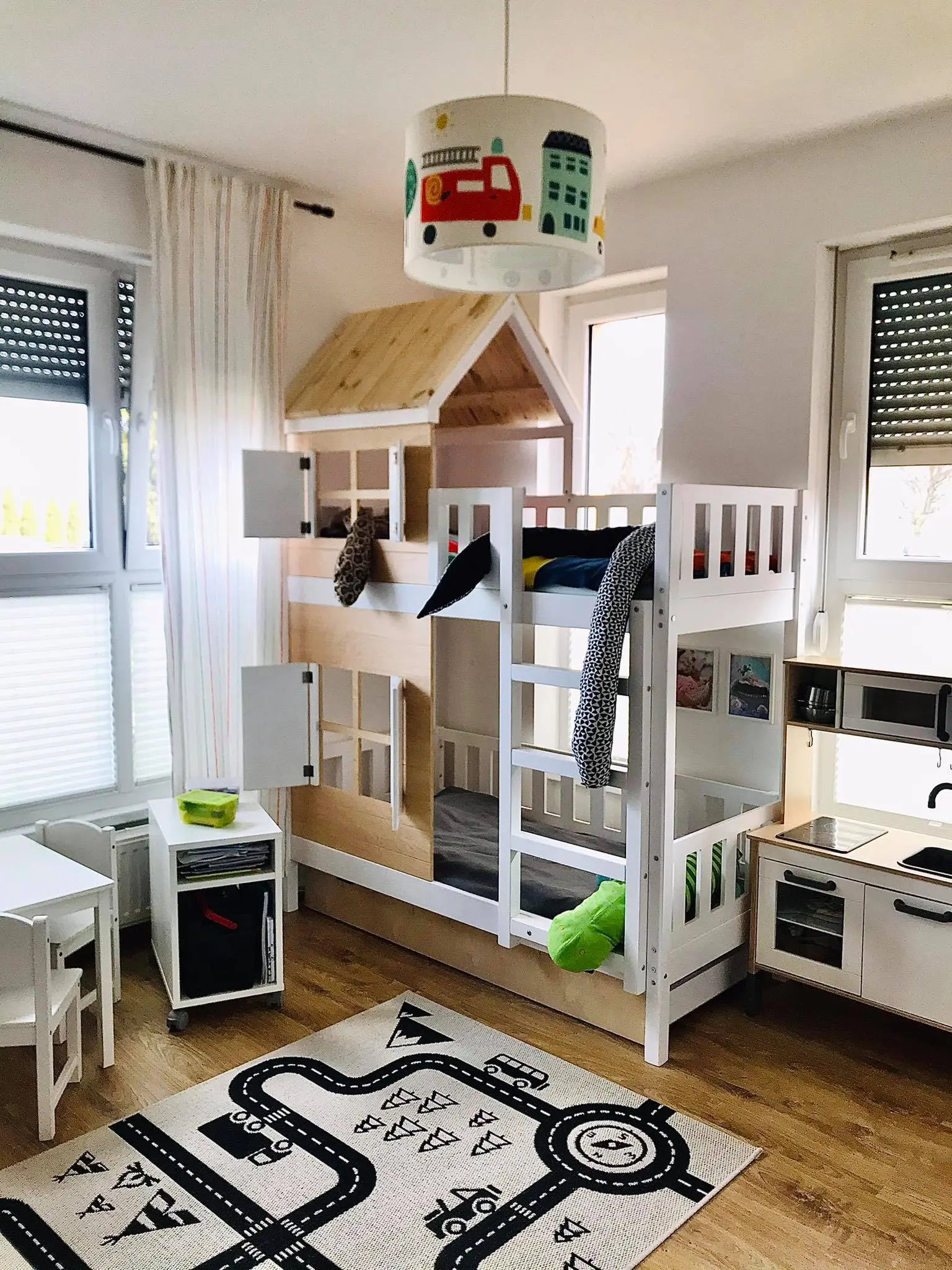 Hausbett, Spielbett KJARA mit vollem Dach und Rutsche - Kubuk Moebel Hausbett, Spielbett KJARA mit vollem Dach und Rutsche - Kubuk Moebel