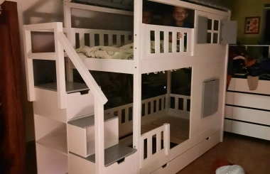 Hausbett, Spielbett KJARA mit vollem Dach und Rutsche - Kubuk Moebel Hausbett, Spielbett KJARA mit vollem Dach und Rutsche - Kubuk Moebel