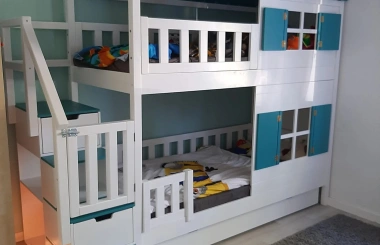 Hausbett, Spielbett KJARA mit vollem Dach und Rutsche - Kubuk Moebel Hausbett, Spielbett KJARA mit vollem Dach und Rutsche - Kubuk Moebel