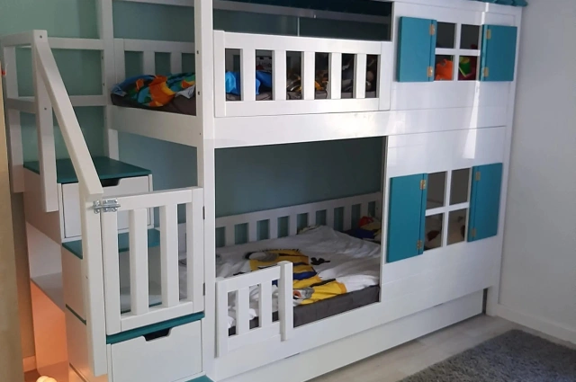 Hausbett, Spielbett KJARA mit vollem Dach und Rutsche - Kubuk Moebel Hausbett, Spielbett KJARA mit vollem Dach und Rutsche - Kubuk Moebel