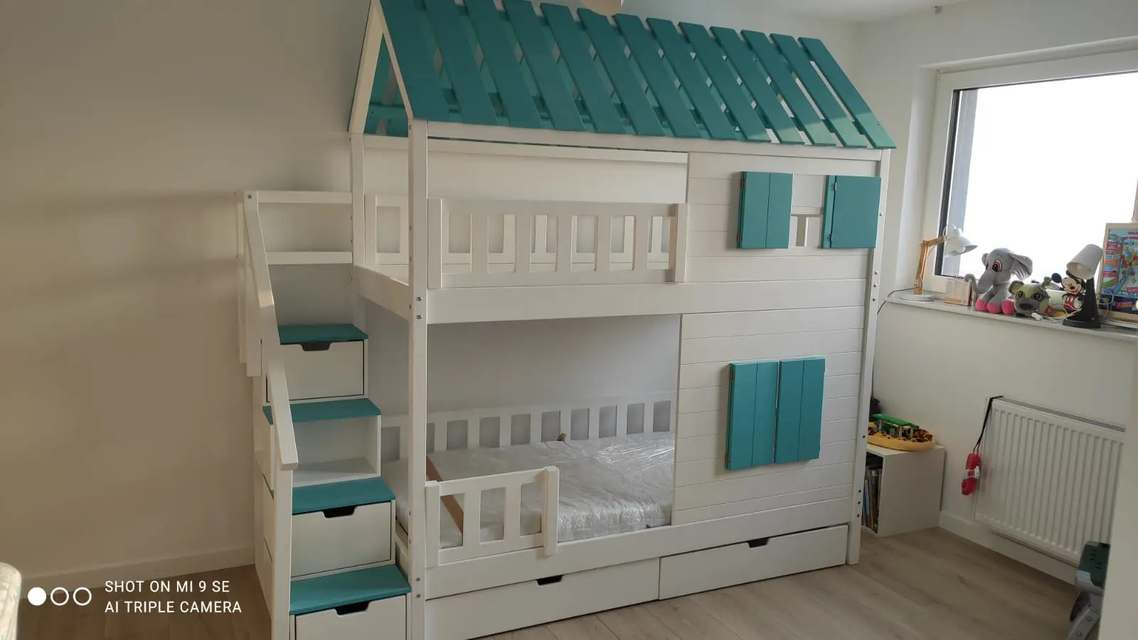 Hausbett, Spielbett KJARA mit vollem Dach und Rutsche - Kubuk Moebel Hausbett, Spielbett KJARA mit vollem Dach und Rutsche - Kubuk Moebel