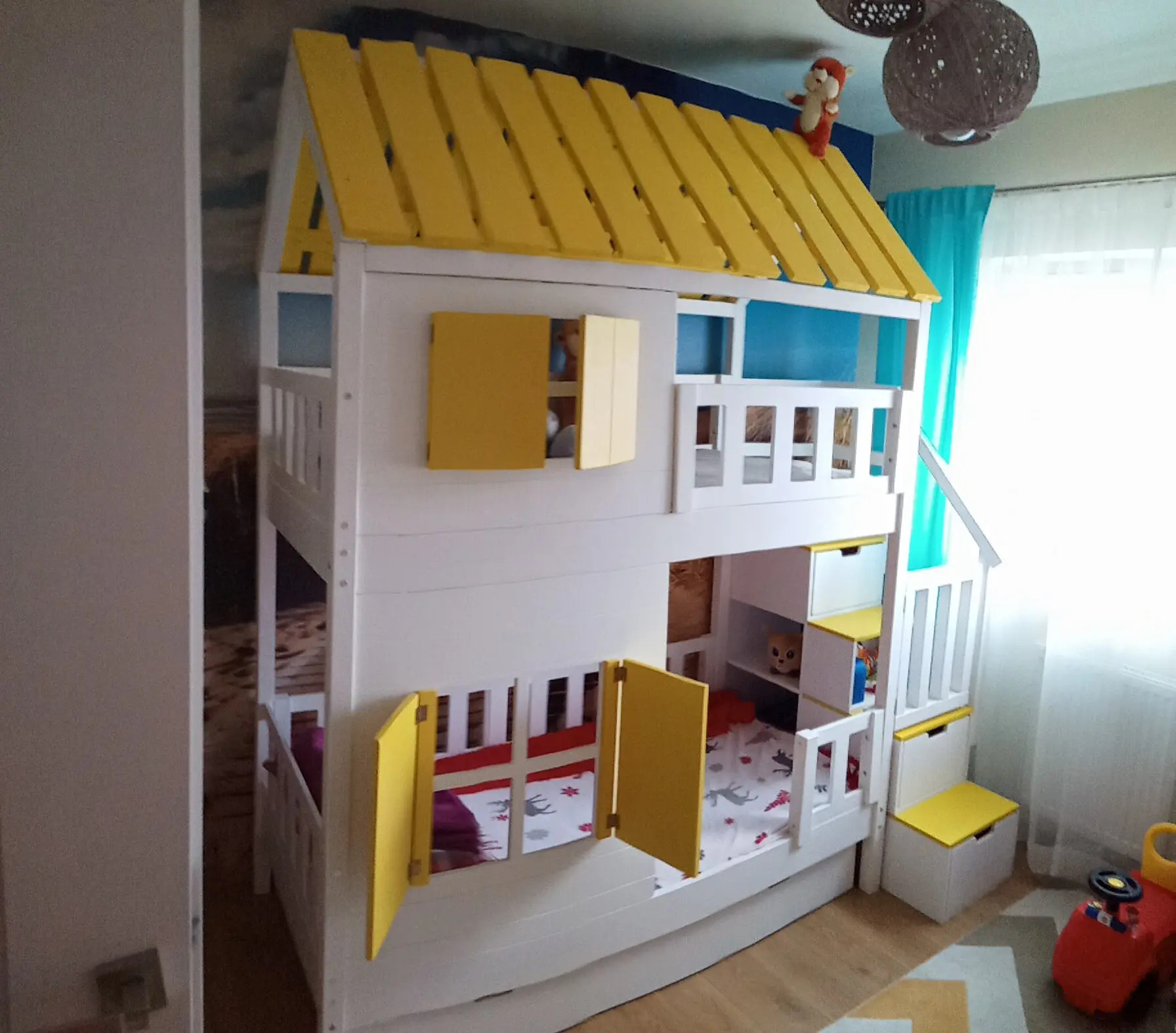 Hausbett, Spielbett KJARA mit vollem Dach und Rutsche - Kubuk Moebel Hausbett, Spielbett KJARA mit vollem Dach und Rutsche - Kubuk Moebel