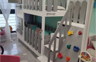 Hausbett, Spielbett KJARA mit vollem Dach und Rutsche - Kubuk Moebel Hausbett, Spielbett KJARA mit vollem Dach und Rutsche - Kubuk Moebel