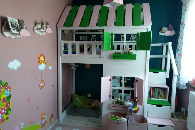 Hausbett, Spielbett KJARA mit vollem Dach und Rutsche - Kubuk Moebel Hausbett, Spielbett KJARA mit vollem Dach und Rutsche - Kubuk Moebel