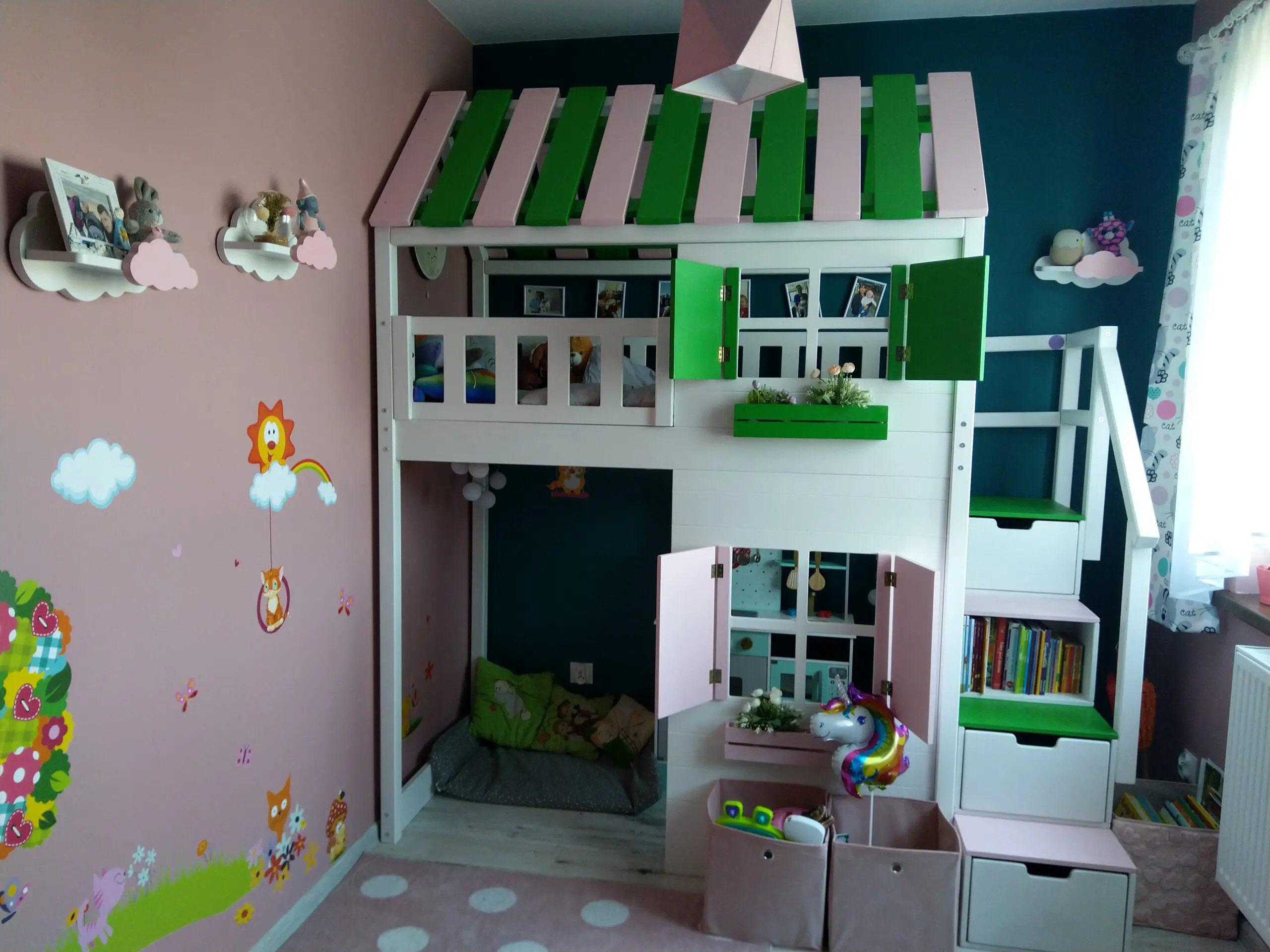 Hausbett, Spielbett KJARA mit vollem Dach und Rutsche - Kubuk Moebel Hausbett, Spielbett KJARA mit vollem Dach und Rutsche - Kubuk Moebel