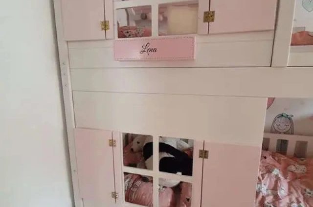 Hausbett, Spielbett KJARA mit vollem Dach und Rutsche - Kubuk Moebel Hausbett, Spielbett KJARA mit vollem Dach und Rutsche - Kubuk Moebel