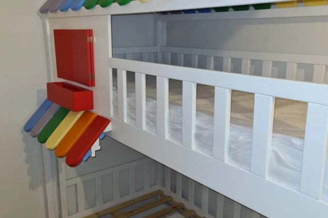 Hausbett, Spielbett KJARA mit vollem Dach und Rutsche - Kubuk Moebel Hausbett, Spielbett KJARA mit vollem Dach und Rutsche - Kubuk Moebel