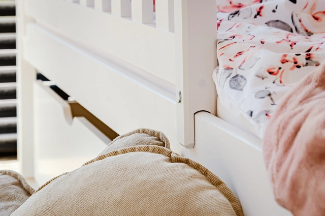 Einzelbett, Kinderbett GUCIO mit Schubladen - Kubuk Moebel